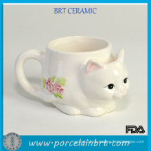 Reizender Katzen-Becher mit Teebeutel-Halter-Blume gemalt